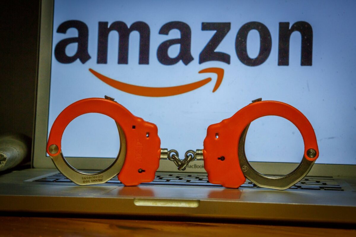 Amazon und Handschellen