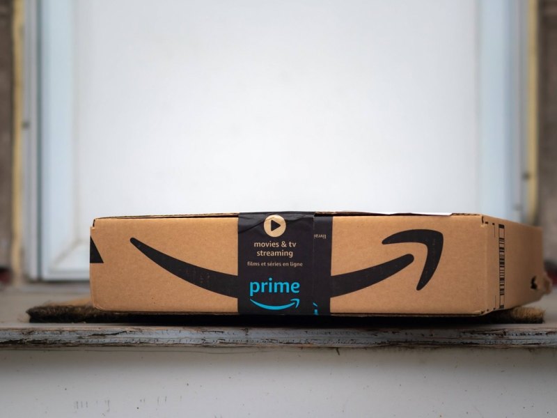 Amazon Prime-Paket vor der Tür.