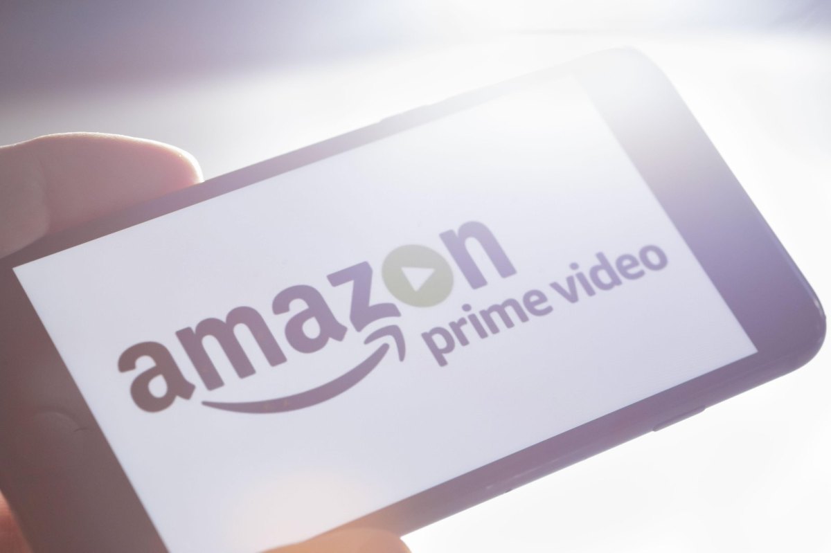 Amazon Prime Video Logo auf einem Smartphone.
