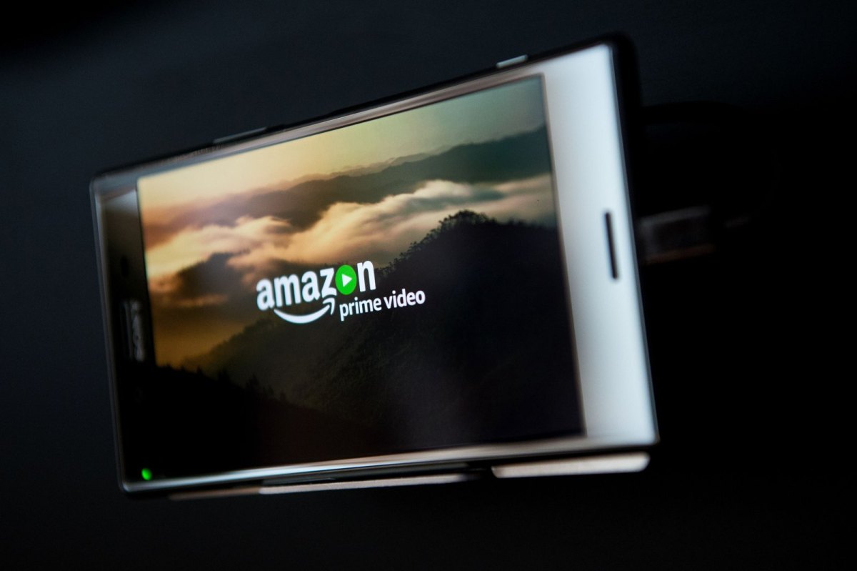 Flatscreen mit Amazon Prime Video-Logo