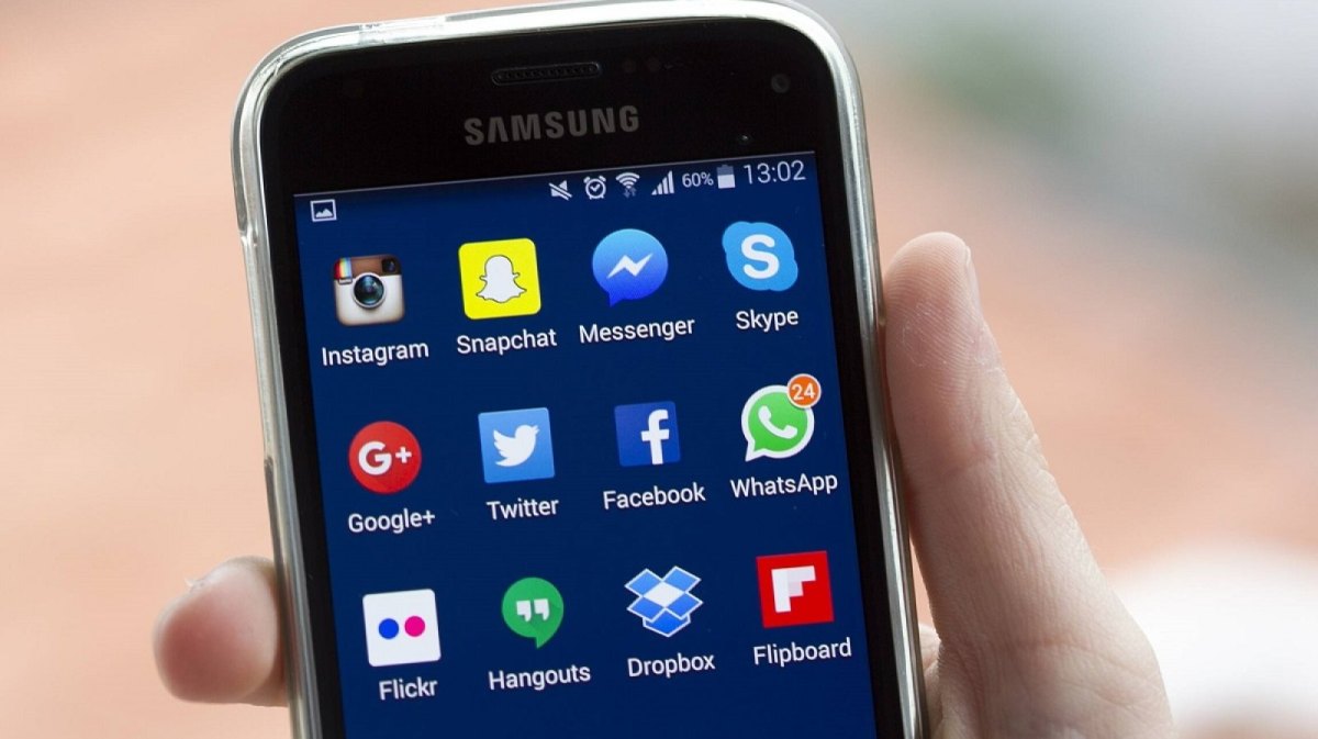 Samsung-Handy mit zahlreichen Apps.