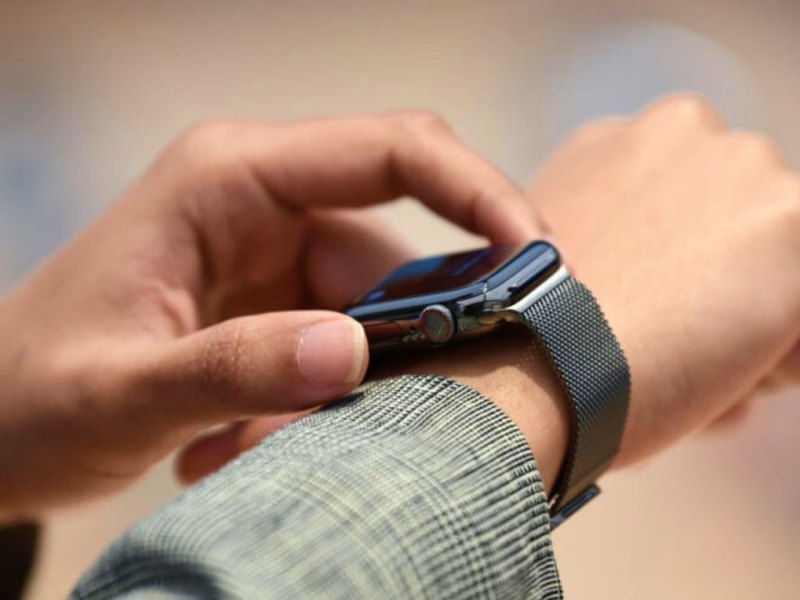 Apple Watch an einem Handgelenk