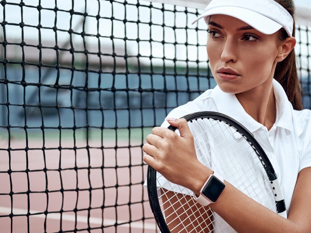 tennis-spielerin-mit-apple-watch