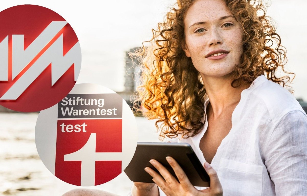 Frau blickt fragend in die Kamera