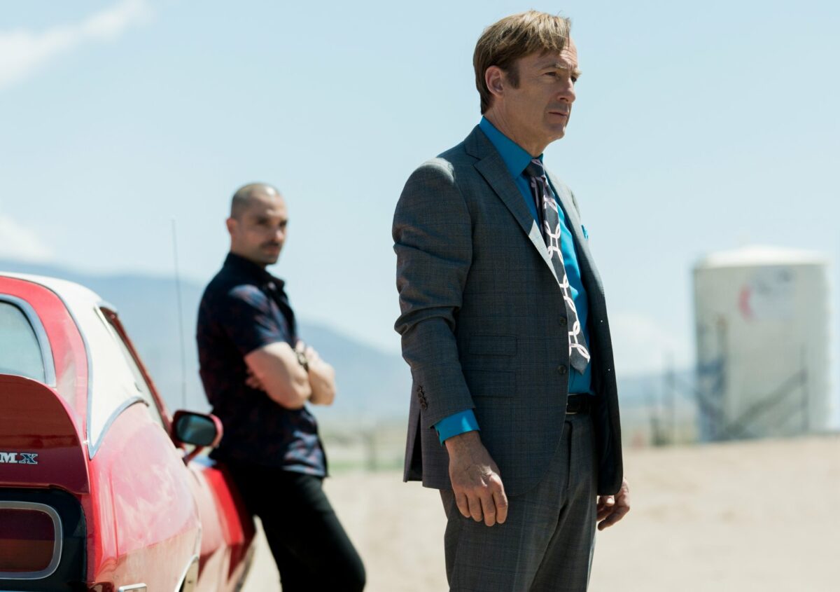 Szenenbild aus der Serie Better Call Saul mit Bob Odenkirk als Saul Goodman.
