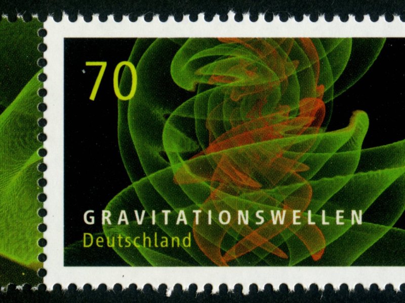 Mit einer Briefmarke würdigte die Deutsche Post Anfang 2018 die Entdeckung von Gravitationswellen.