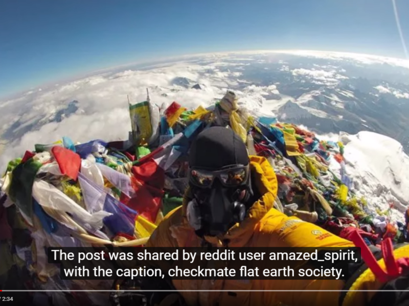 Selfie mit gekrümmtem Horizont vom Mount Everest