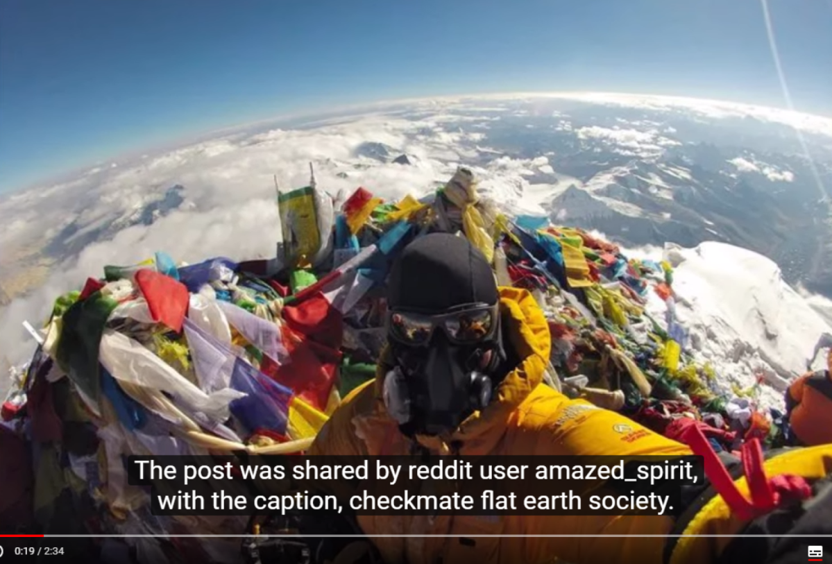 Selfie mit gekrümmtem Horizont vom Mount Everest