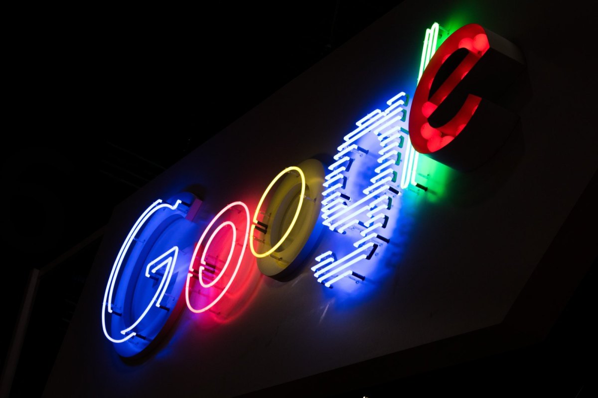 Google Logo als Lichtinstallation