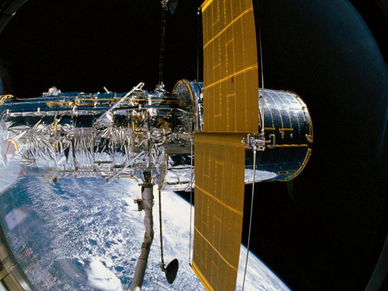 Das Hubble-Teleskop im Weltraum.