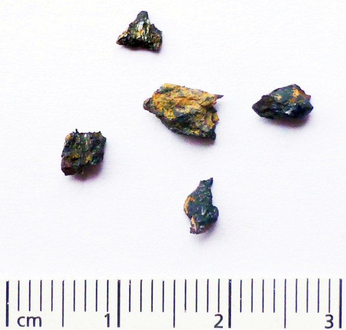 Der Stein enthält Aluminium, was für Erd-Gestein sehr ungewöhnlich ist.