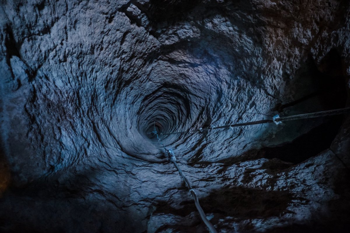 Tunnel unterirdisch.