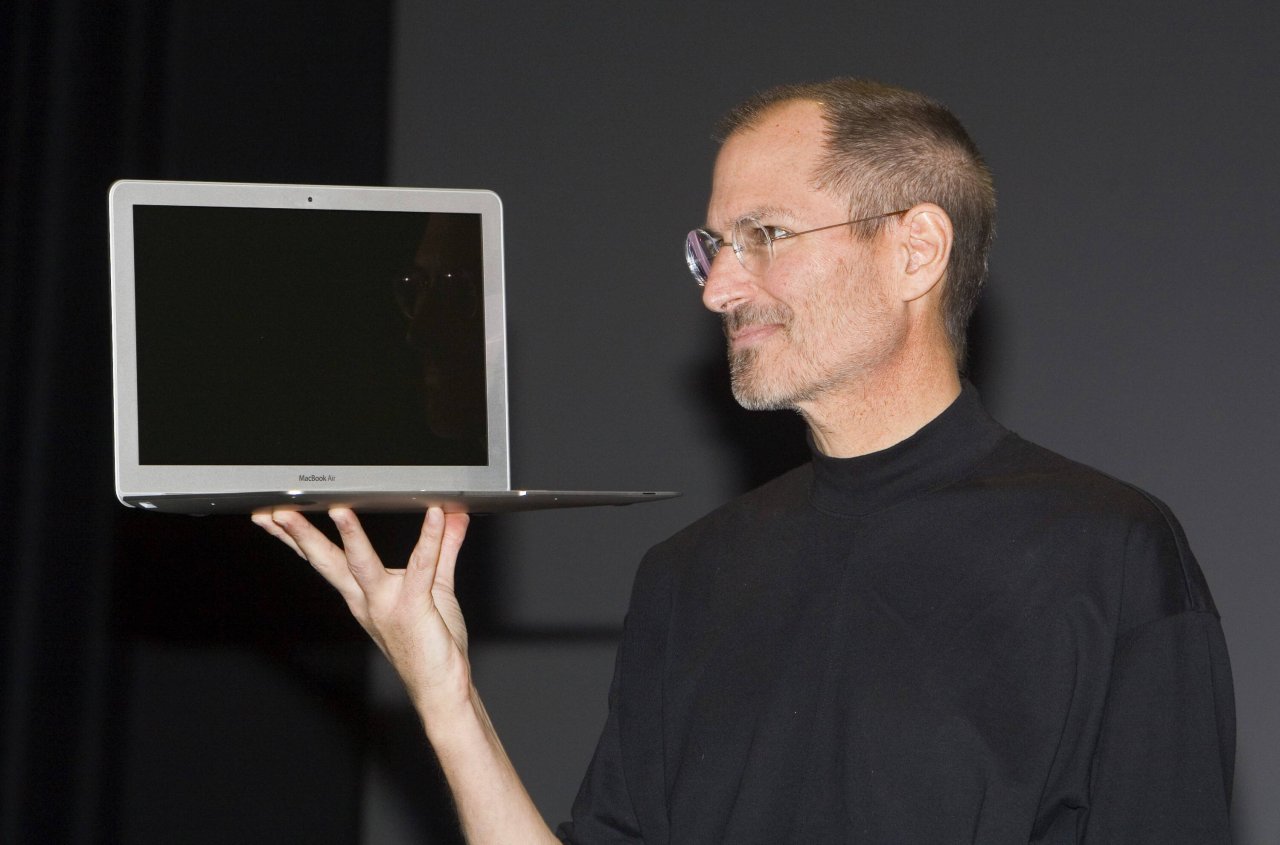 2008 stellte Steve Jobs das MacBook Air auf einer Pressekonferenz höchstpersönlich vor. 