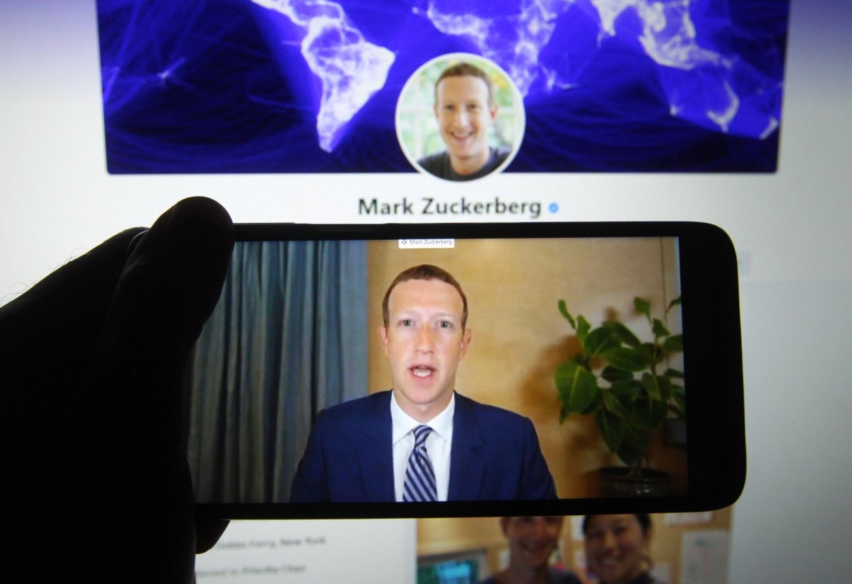 mark zuckerberg apple iphone facebook