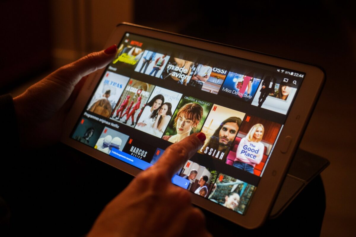 Netflix-Oberfläche auf einem Tablet.