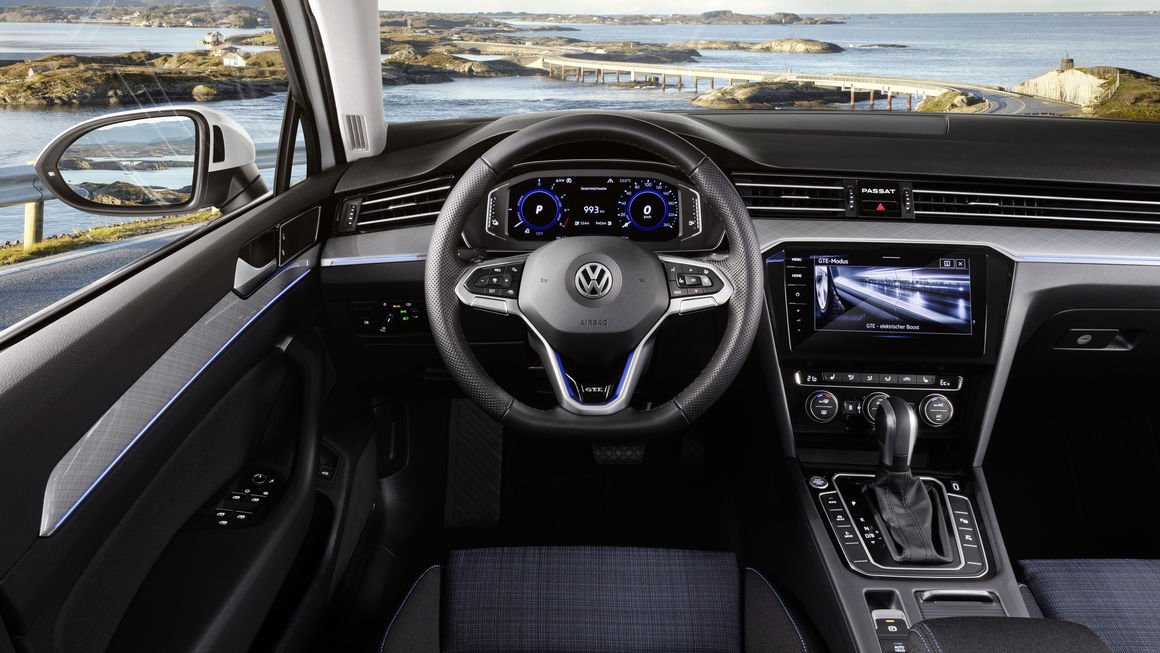 Apple CarPlay und diverse VW-eigene Technologien stecken im neuen Passat.