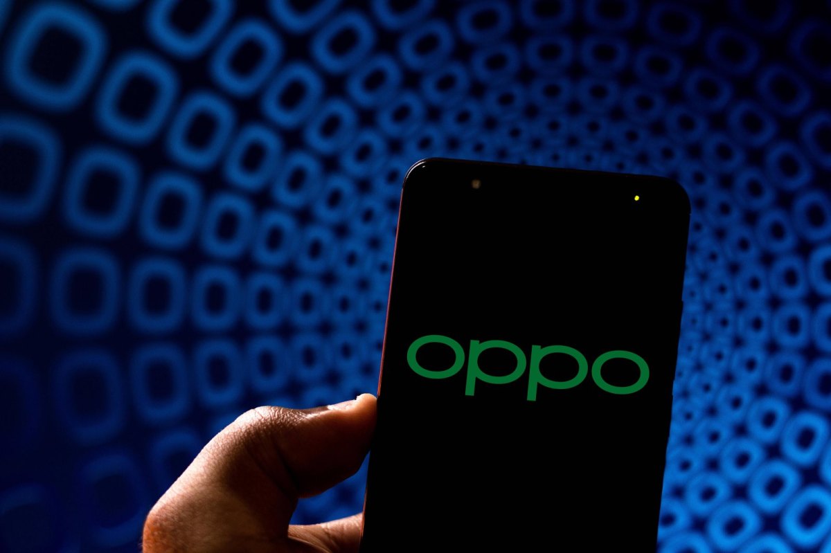 Smartphone zeigt Oppo-Logo auf dem Screen