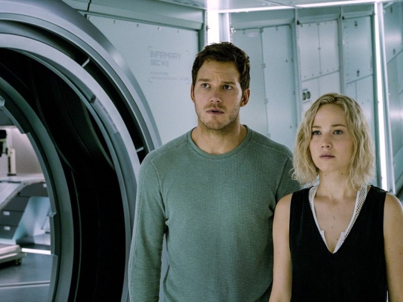Szenenbild aus Passengers mit Jennifer Lawrence und Chris Pratt.