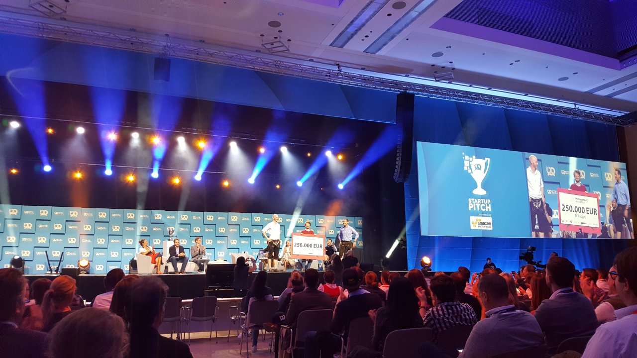 Das Start-up Playbrush konnte außerhalb der normalen Pitch-Runde eine Viertelmillion Euro von ProSiebenSat.1 absahnen. Das Start-up Playbrush konnte außerhalb der normalen Pitch-Runde eine Viertelmillion Euro von ProSiebenSat.1 absahnen.