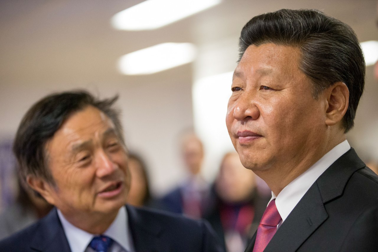 Huawei-Präsident Ren Zhengfei (l.) hat mit seinem Konzern eine Erfolgsgeschichte geschaffen.