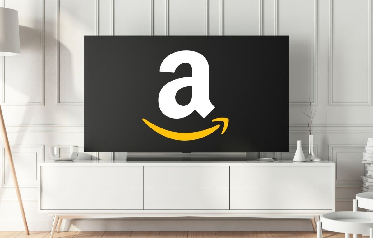 Fernseher mit Amazon-Logo.