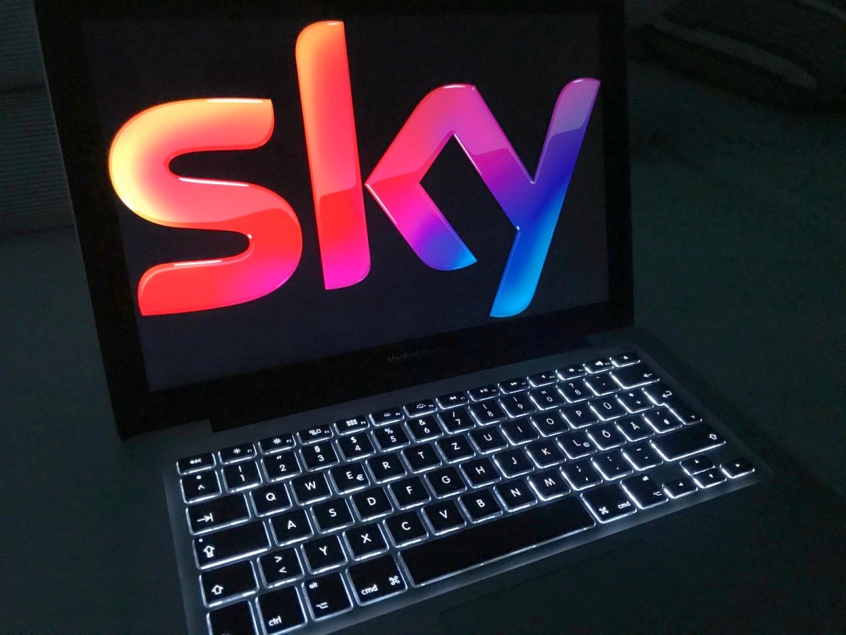 Sky-Logo auf einem Laptop