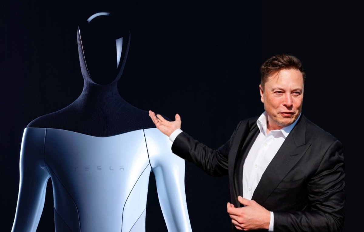 Elon Musk vor einem Tesla Bot