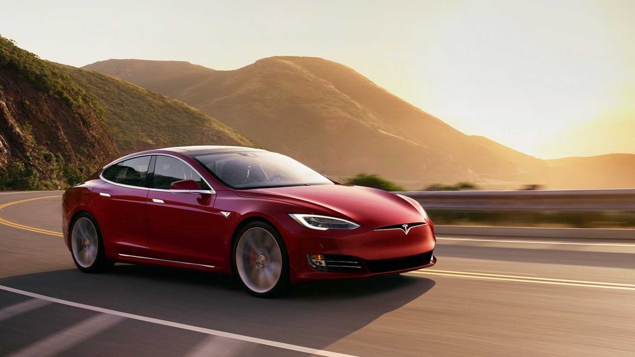 Willst du dein eigenes Tesla Model S? Bei Amazon gibt es zumindest Modelle davon.