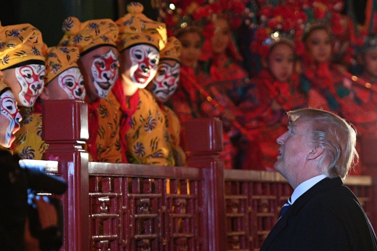 US-Präsident Donald Trump in der Peking Oper in China