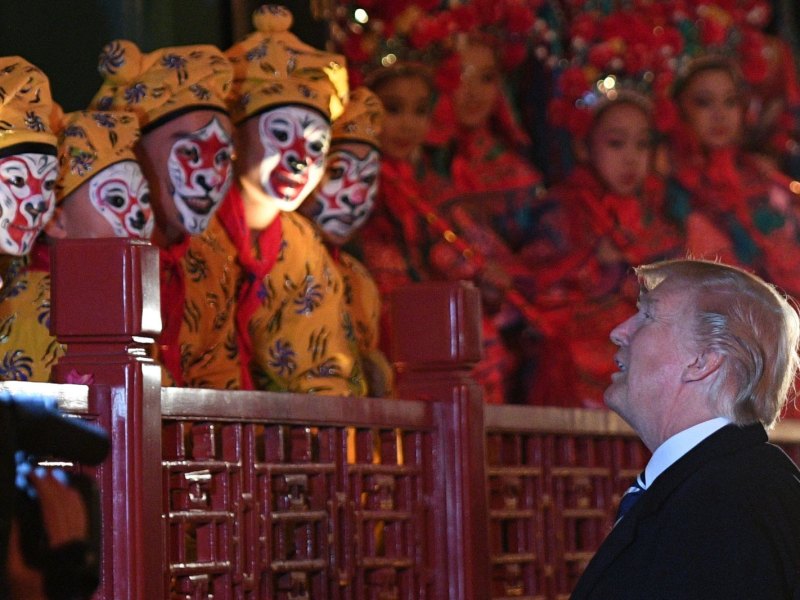 US-Präsident Donald Trump in der Peking Oper in China