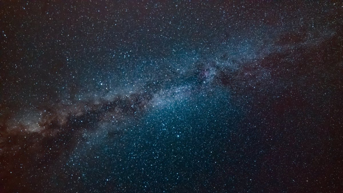 Bild zeigt Sterne und Milchstraße