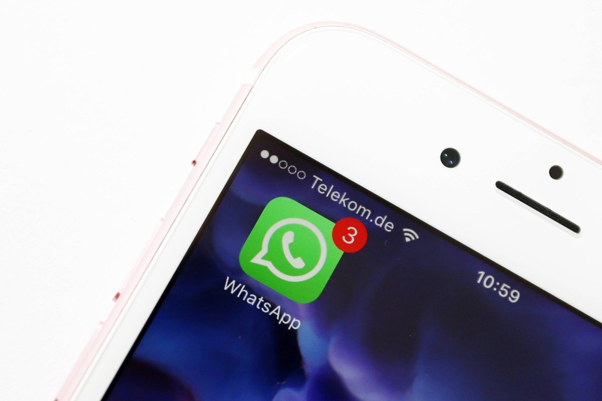 iPhone mit WhatsApp-Nachrichten