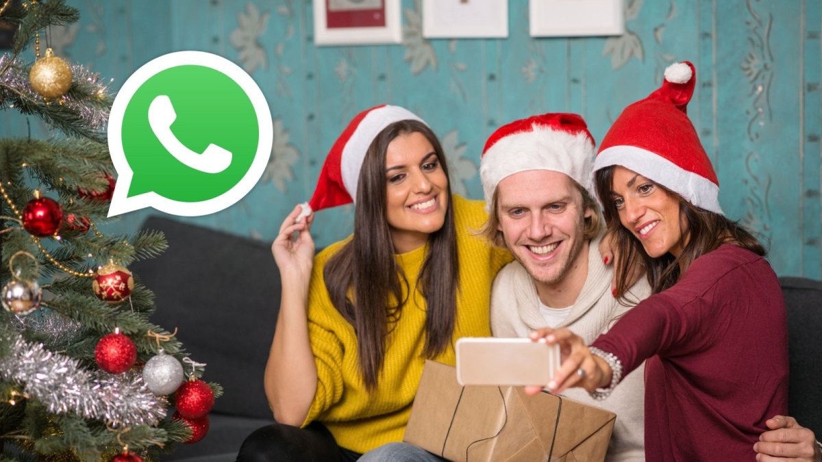 Familie zu Weihnachten und das WhatsApp-Logo