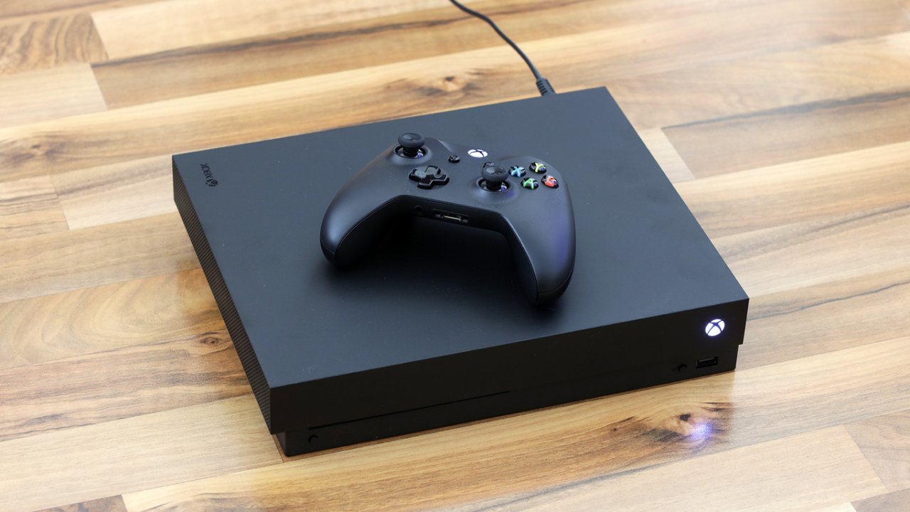 Die neue Xbox One X kommt in schlichtem Design daher. 