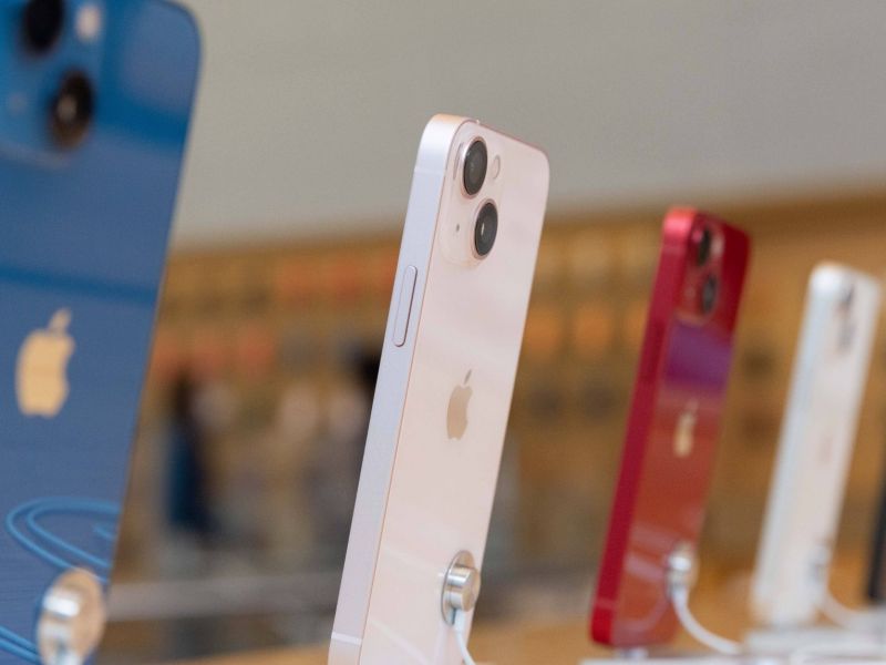 Apple iPhone 13