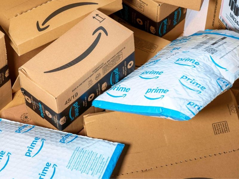 Unterschiedliche Amazon-Verpackungen.