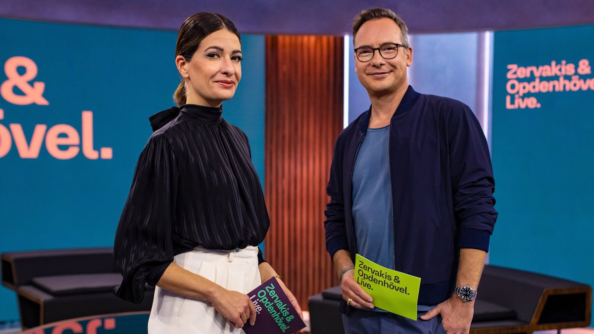 Linda Zervakis und Matthias Opdenhövel sind seit September mit ihrem Journal auf Sendung.. © ProSieben/Benedikt Müller