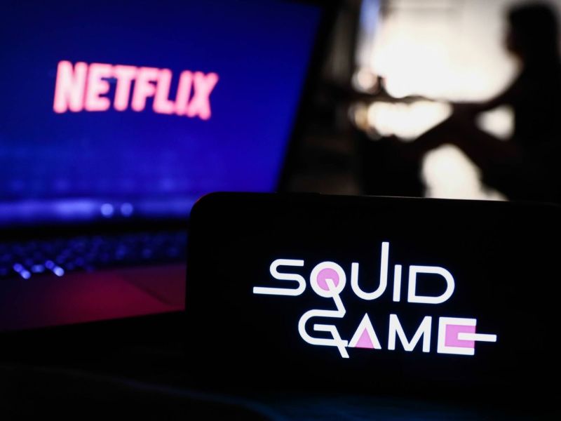 Squid Game-Logo auf dem Handy.