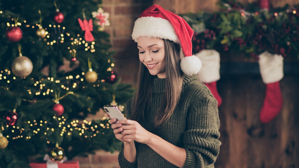 So landen die richtigen Geschenke aus der Welt der Technik unterm Weihnachtsbaum.. © Roman Samborskyi/Shutterstock.com