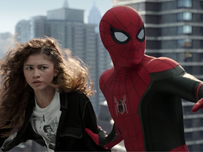 Zendaya als MJ und Tom Holland als Spider-Man.