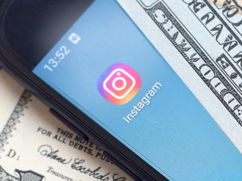 Bei Instagram können zehn Nutzerinnen und Nutzer ihren Followern derzeit exklusive Inhalte gegen einen monatlichen Abobetrag anbieten.. © Mehaniq/Shutterstock.com