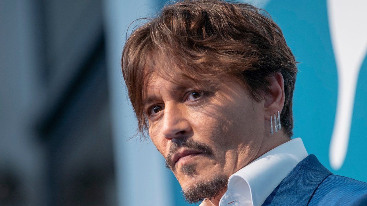 Johnny Depp wird sich in einen französischen König verwandeln.. © 2019 Denis Makarenko/Shutterstock.com