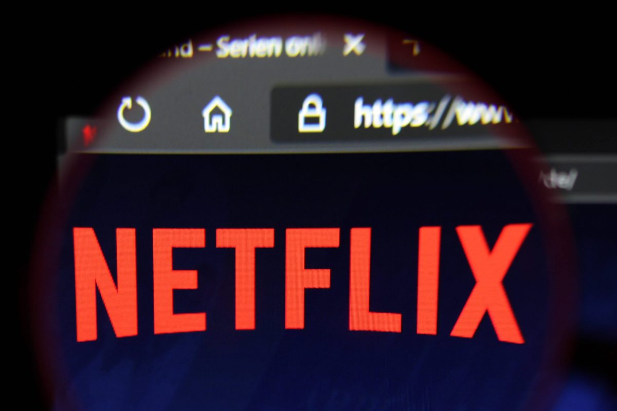 Netflix-Logo und Browser