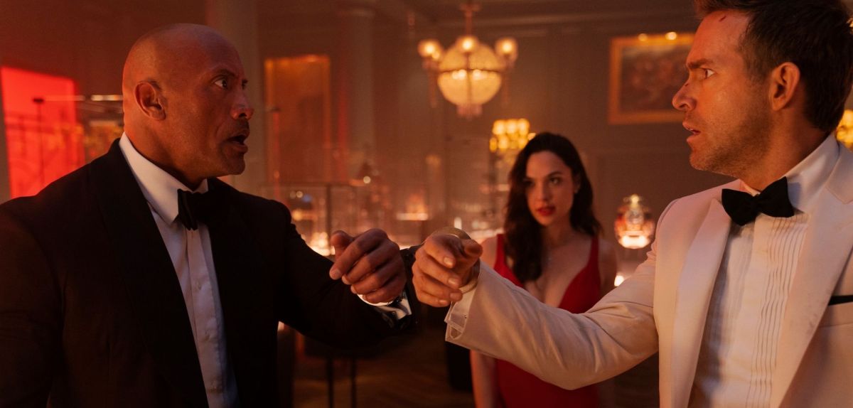 Dwayne Johnson, Ryan Reynolds und Gal Gadot in Red Notice.