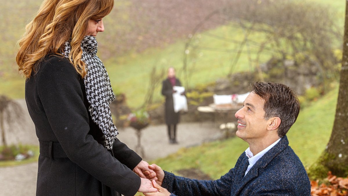 "Sturm der Liebe": Robert macht Ariane einen Heiratsantrag.. © ARD/Christof Arnold