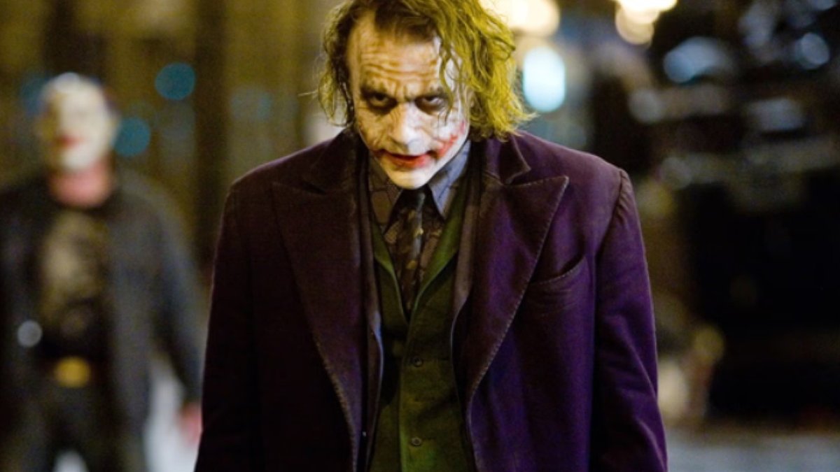 "The Dark Knight": Der Joker (Heath Ledger) fordert Batman zum Duell.. © Warner Bros