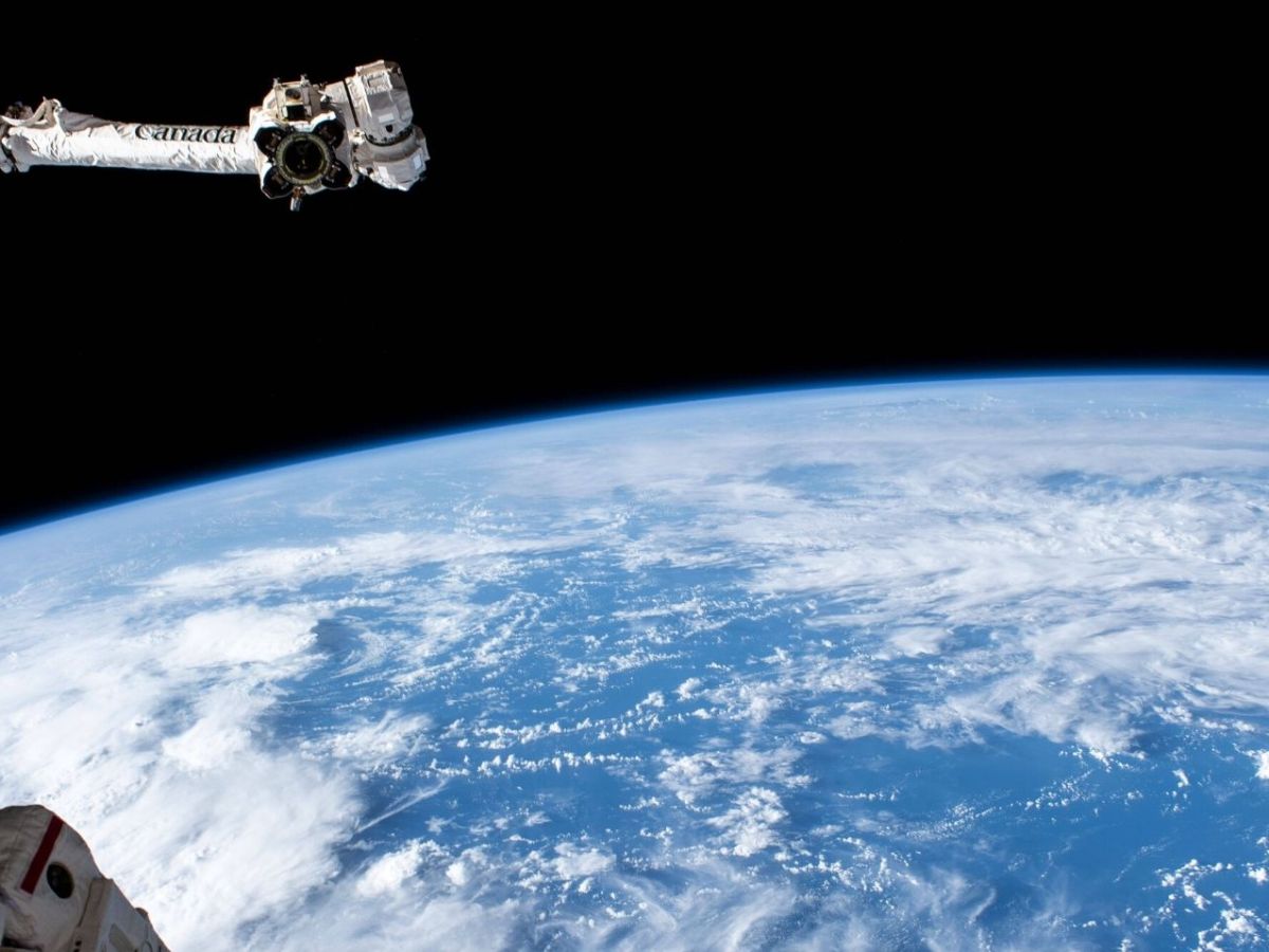 Die ISS und die Erde.