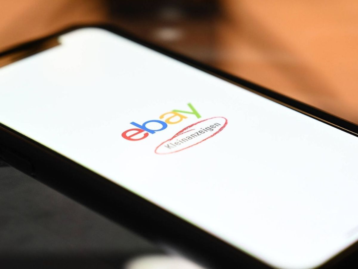 eBay-Kleinanzeigen-Logo auf Smartphone-Screen