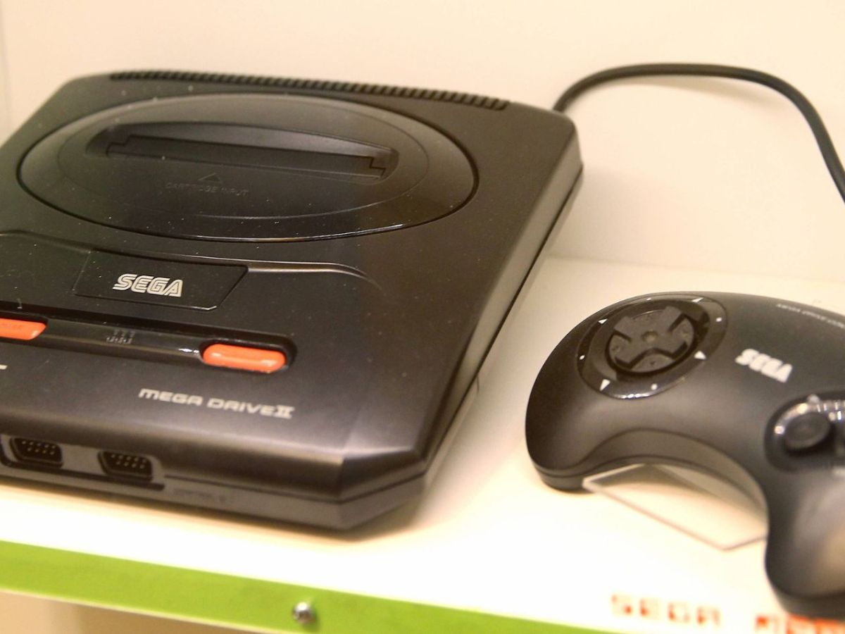 Das Sega Mega Drive in einem Museum.
