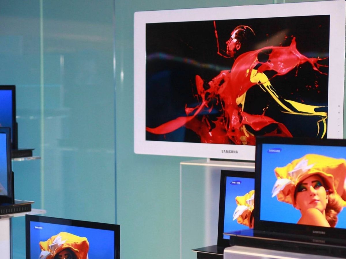 Verschiedene Samsung-OLED-Bildschirme ausgestellt.